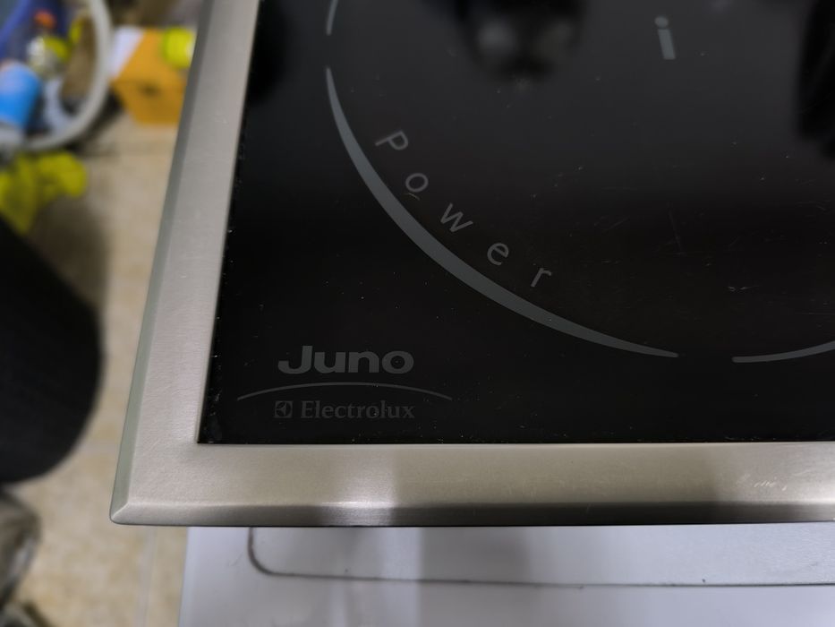 Индукционен плот JUNO Electrolux