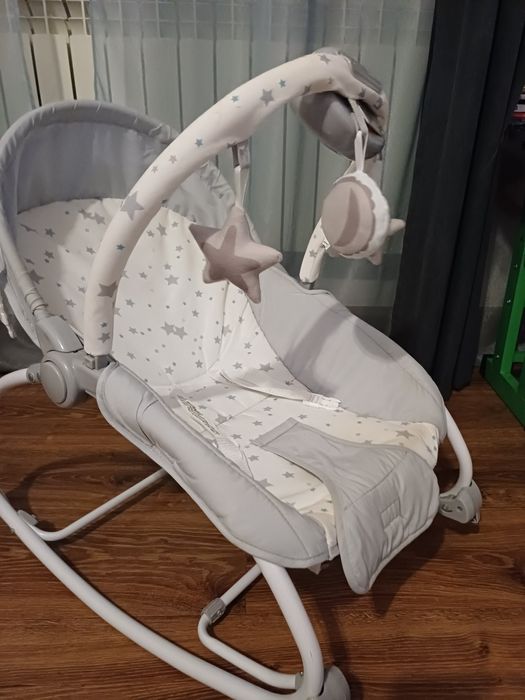 Balansoar bebe cu muzica, lumini si vibratii