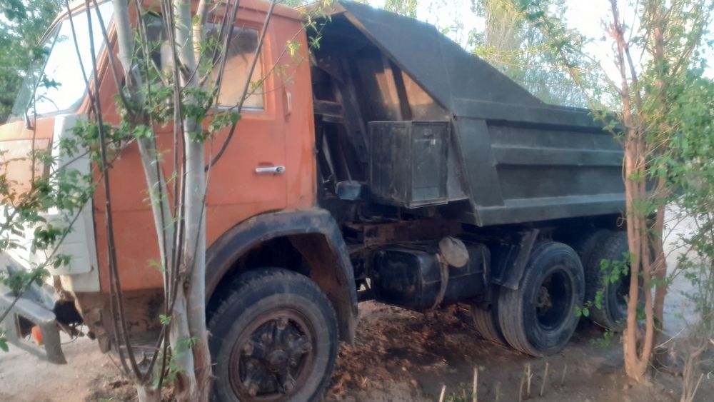Kamaz 5511 zavodskoy Samosval sotiladi. Manzil: Beruniy tumani.