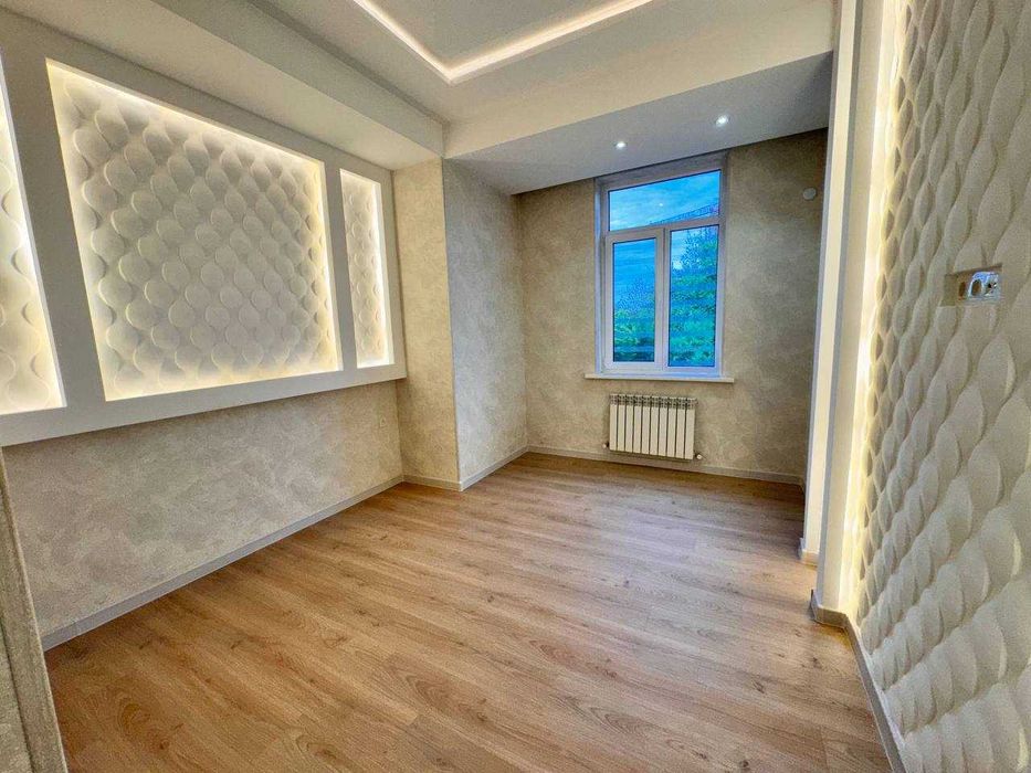 ПРОДАЕТСЯ 4/4/8 НОВОСТРОЙКА  на: Новомосковская