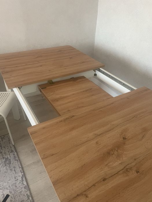 Продается раздвижной стол