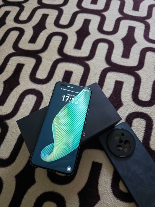 Honor Magic 5 Pro 512 cu 12 GB ram Snapdragon 8 Gen 2