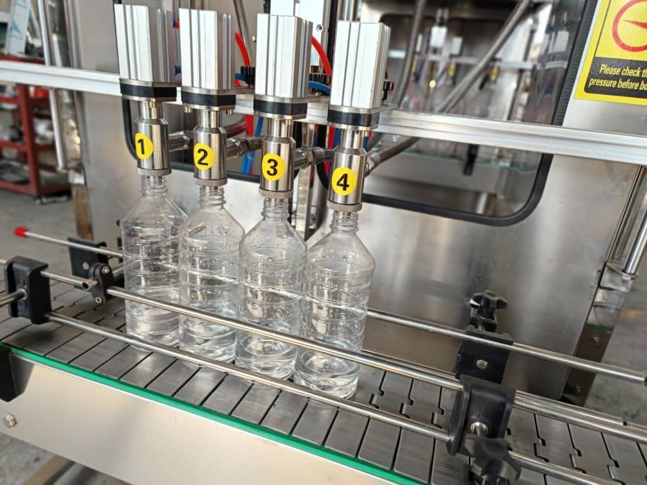 Розлив воды от 0,5 л до 10 л. Сув куйиш линияси 0,5л дан 10 л.