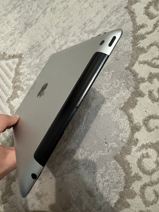 iPad 4-е поколение (Retina), 2012, 64 ГБ, Wi-Fi + Cellular