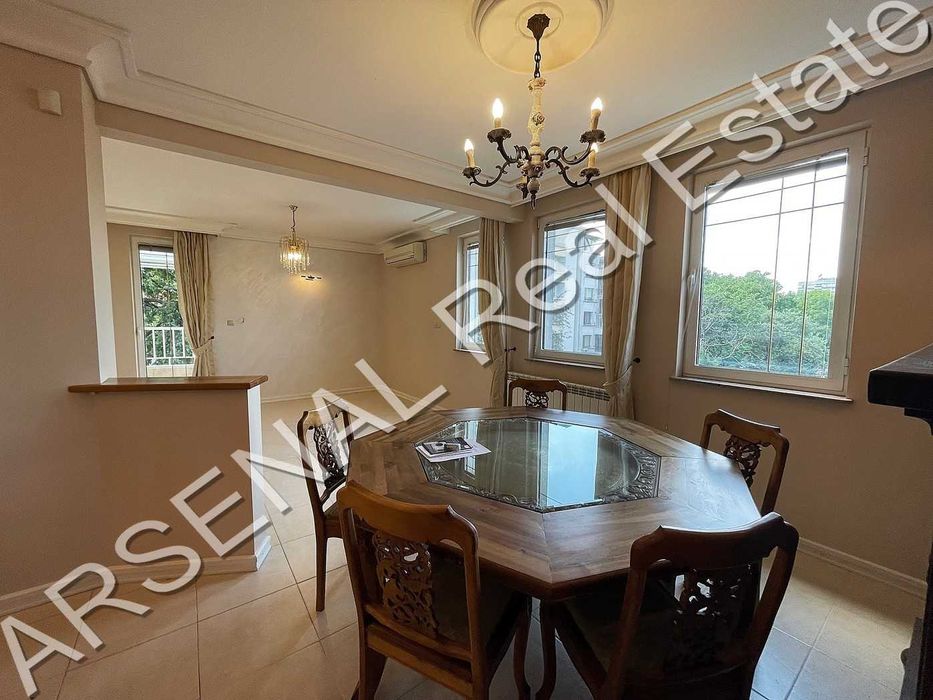 Дава се под наем Тристаен апартамент в София, Лозенец - 185 кв.м за 1250 € - Снимка #11