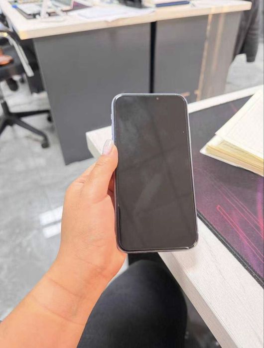 Iphone 11 sotiladi xolati alo