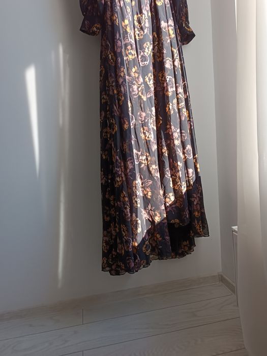 Vând rochie superbă