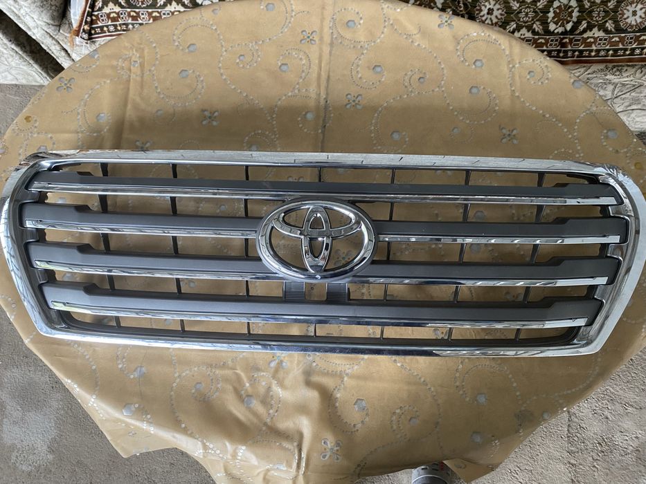 Решетка радиатора ланд крузер 200