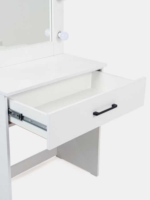 Трьюмо зеркало с лампами  80 см на скидке 90 $