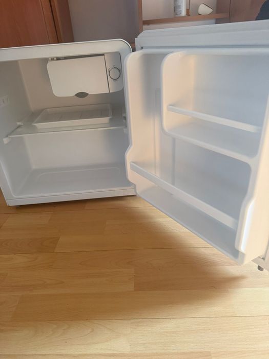 Frigider minibar VORTEX VM5SWH02M, 47 l, H 50 cm, Clasa E, Alb