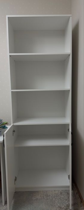 Продаю книжные шкафы