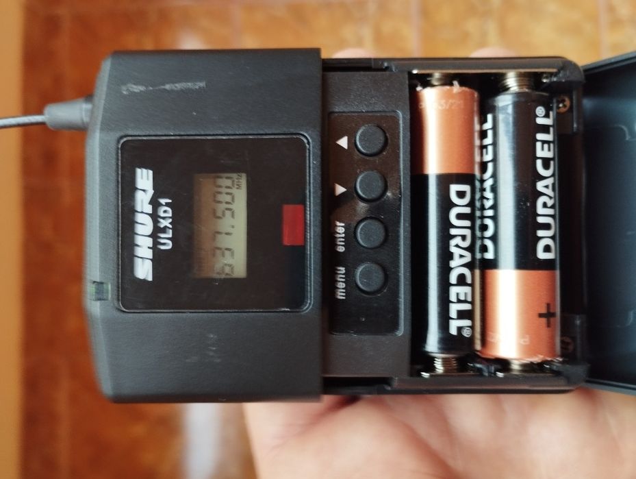 Shure ULX -d4 cu bodypack pentru instrument