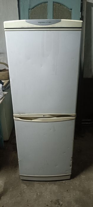 Продам холодильник