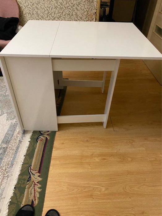 Продам стол книжку