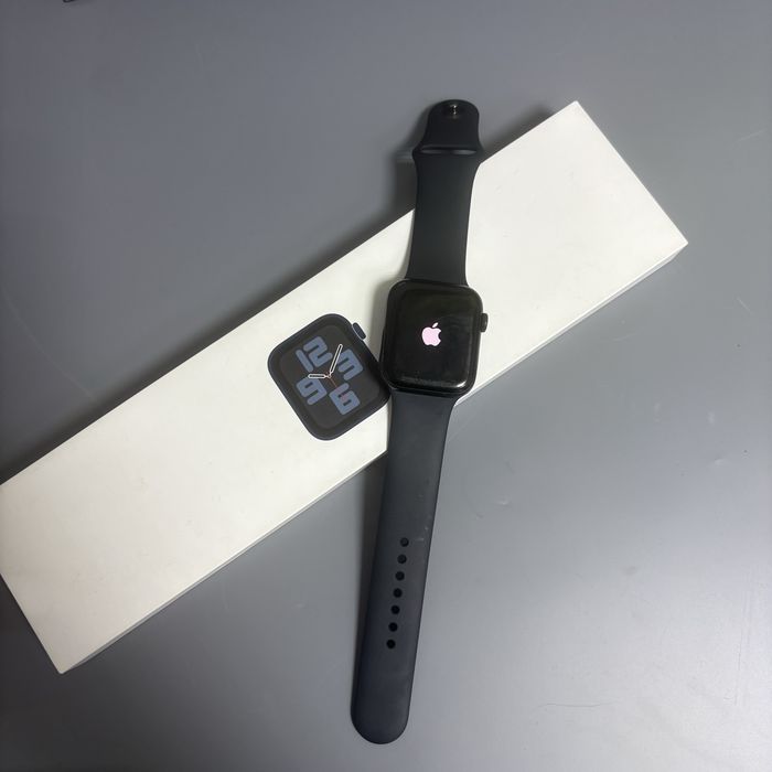 Apple Watch Series SE 2 44mm (г. Семей ул.Засядко 88) лот115/6057