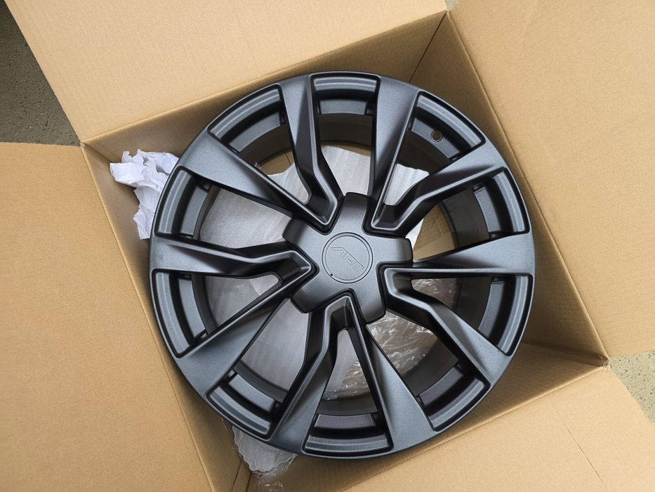 Jante de aliaj pentru  Tesla pe 18  marca silver line