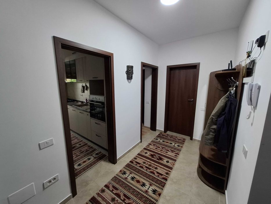 Inchiriez apartament 2 camere, decomandat, in complex Grand Kristal Residence