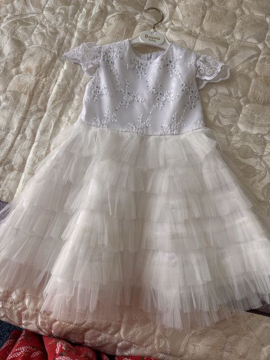 Продаю детские платья