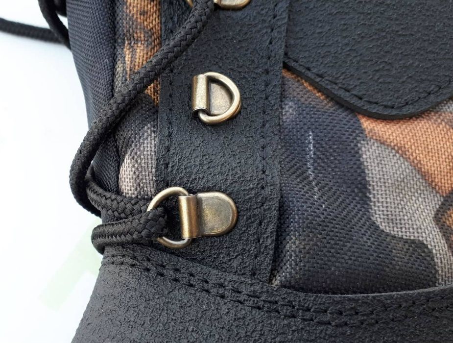 Водоустойчиви и топли ботуши ( апрески ) за лов , риболов и туризъм