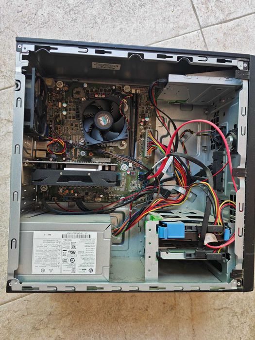 PC HP i7-6700 RX550 SSD 500GB + 2 monitoare Philips 24" IPS Full HD