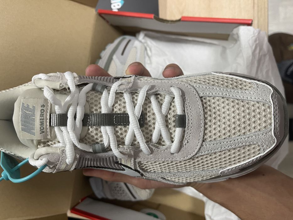 Кроссовки Vomero 5