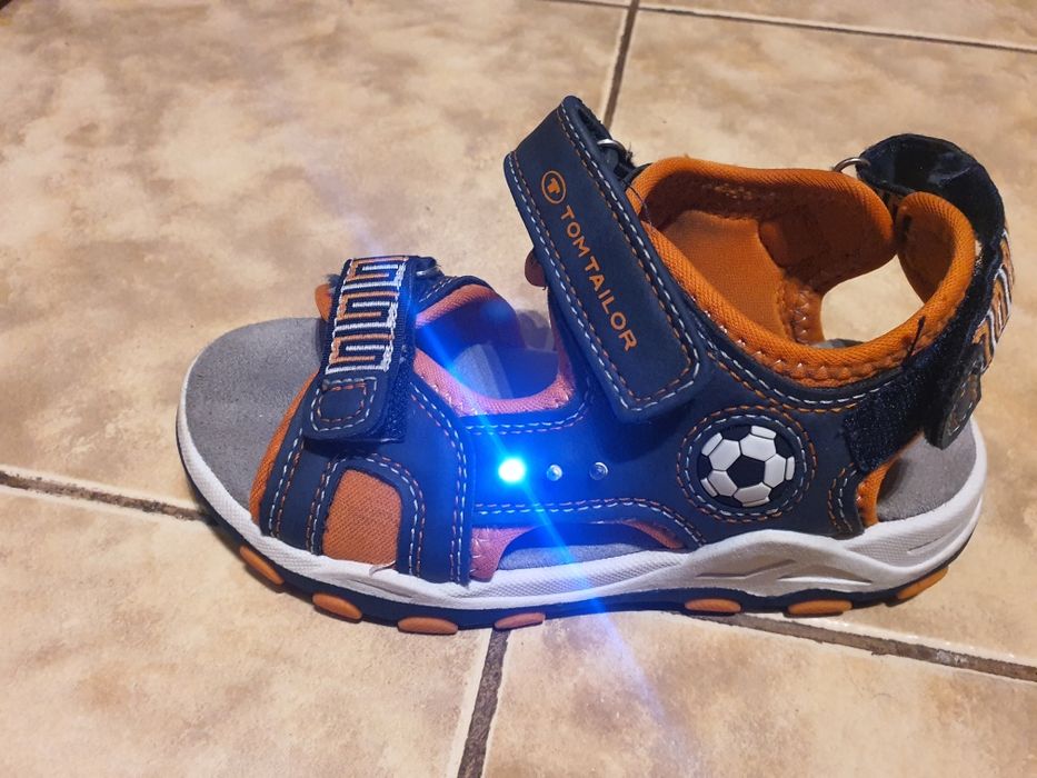Детски светещи  сандали Tom Tailor