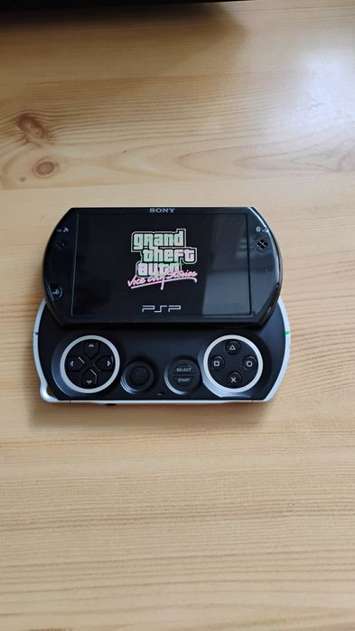 Consola Sony PSP GO Modat Cu Ark-4