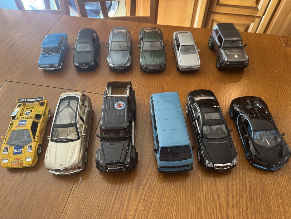 Метални колички 1:24