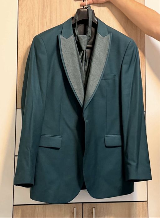 Costum verde inchis barbati