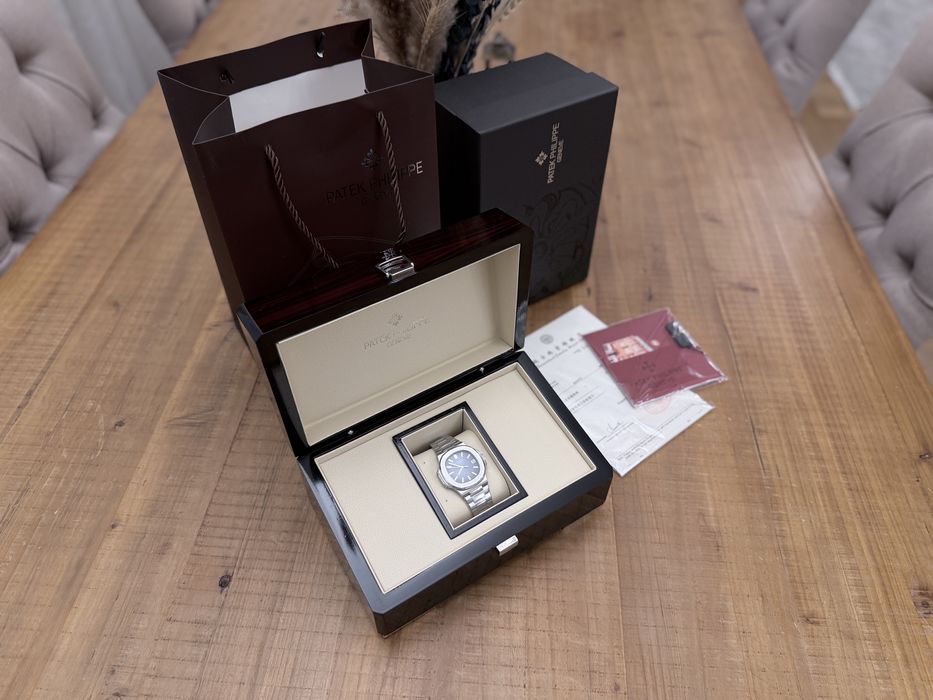 Часы Patek Philippe Nautilus