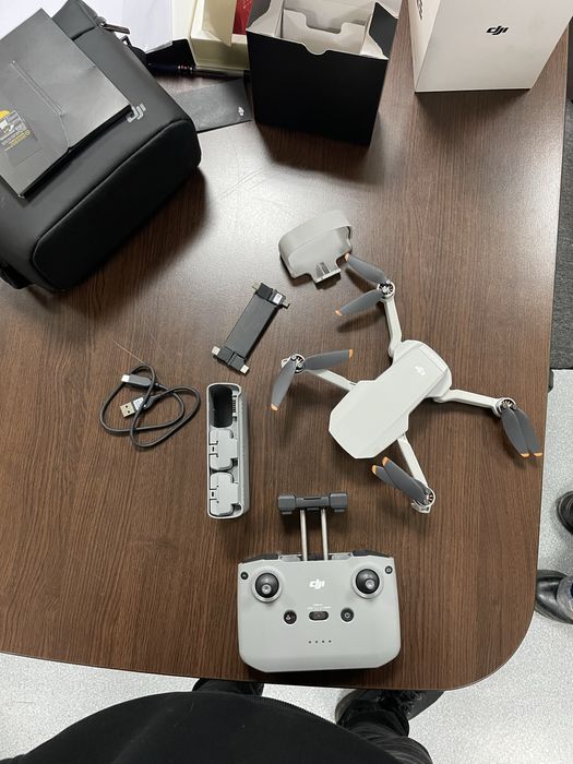 Квадракоптер DJI mini 2 se