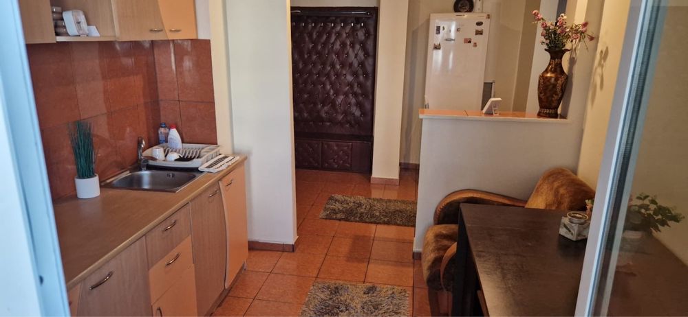 Apartament 2 camere,  km 5, decomandat, etaj 3