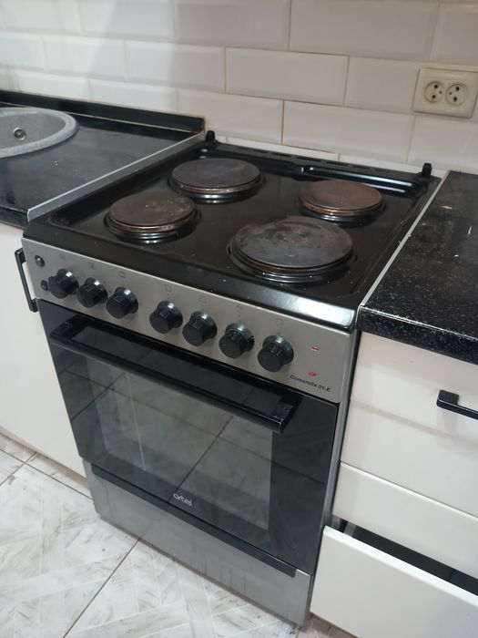 Продам Электро плиту