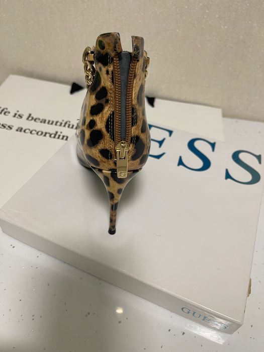 Pantofi Guess Animal Print