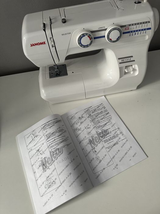Швейная машина Janome