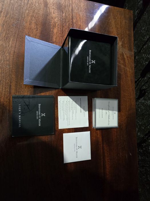 Часы женские Bernhard H.MAYER