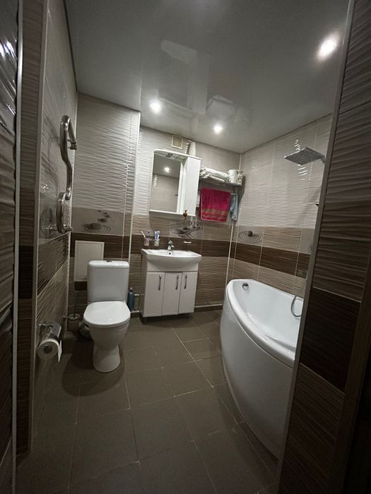 Продам 2х комн квартиру Ауэзова 52а - Altro