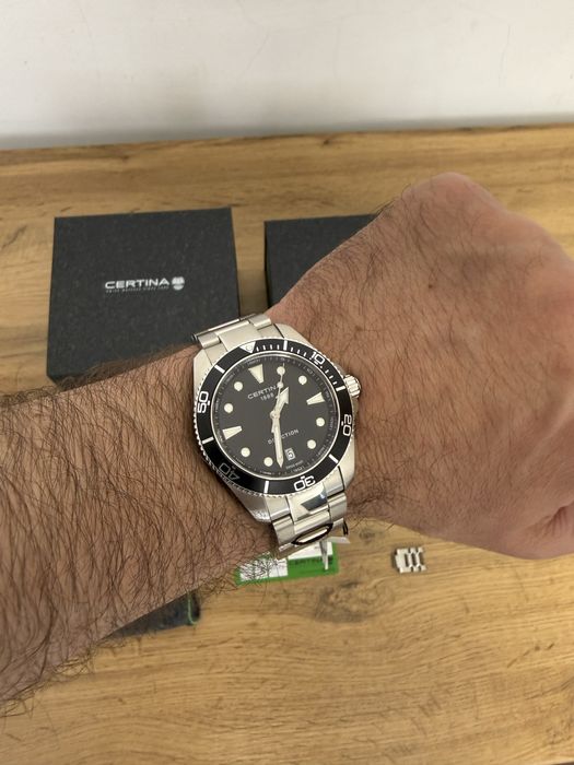 Продаются швейцарские часы Certina, модель 2025 года.