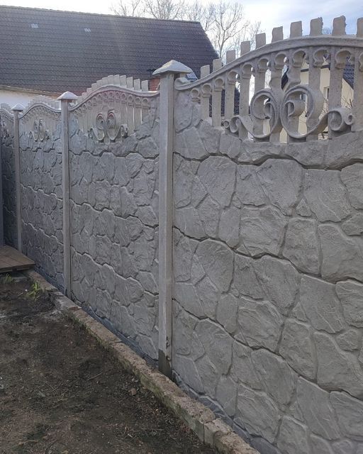 Garduri și porți din placi de beton cu fundație si fara fundație