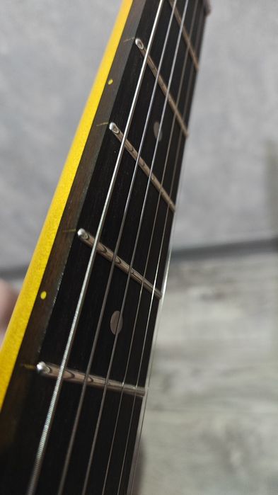 Продам электрогитару