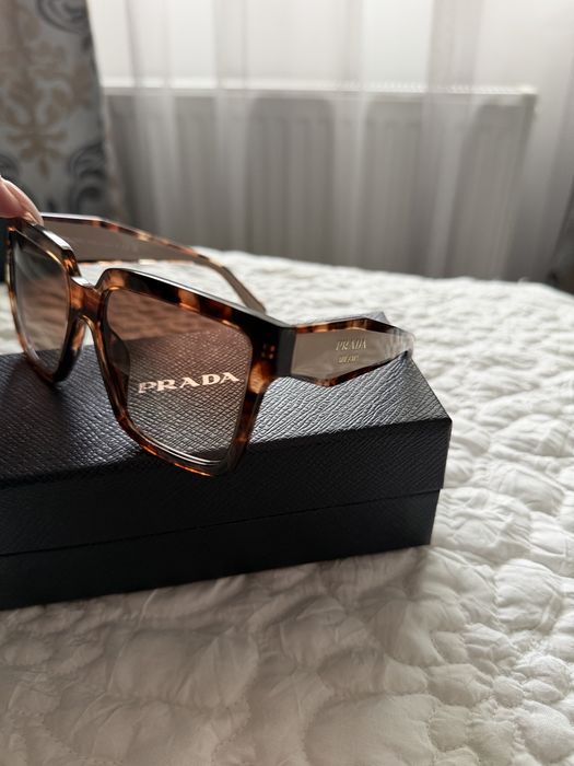 Слънчеви очила Prada