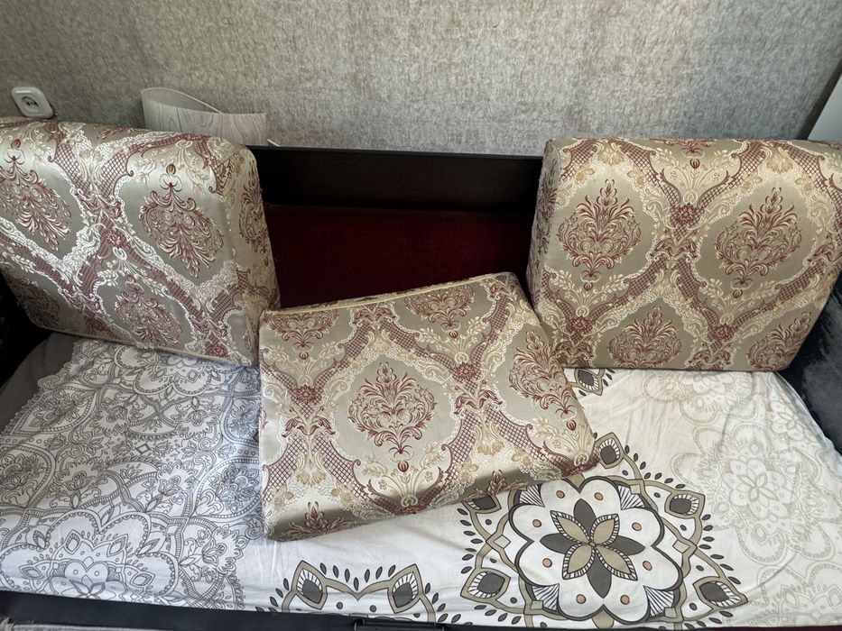 Продам диван со столом