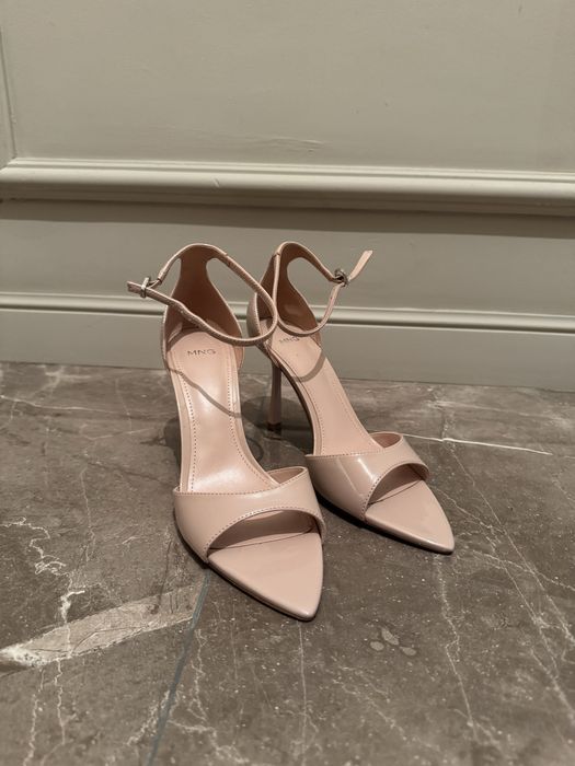 Продам босоножки