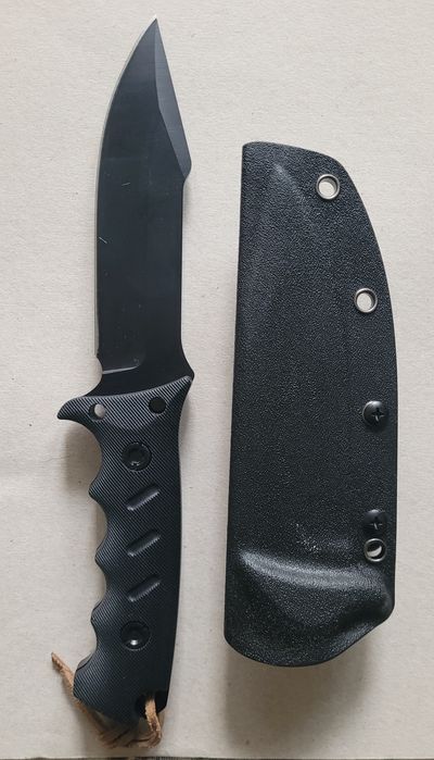 Vând cuțit pentru activități outdoor