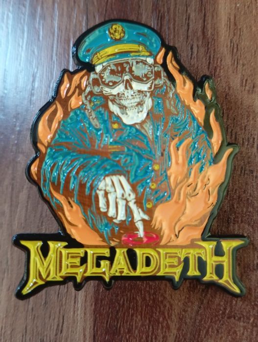 Нови значки на метъл банди