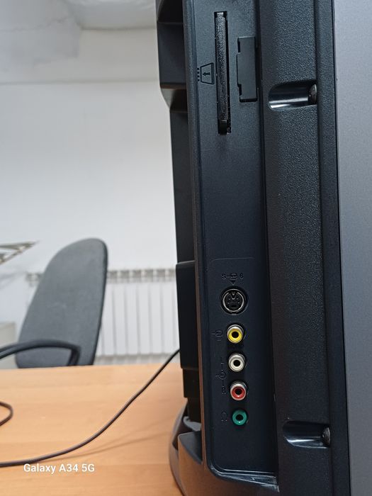 Продам жк телевизор , dvd караоке