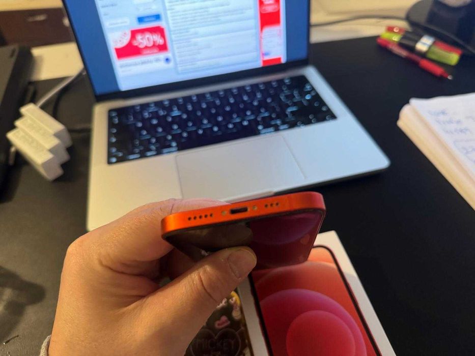 Iphone 12 rosu ,64 gb in cutie