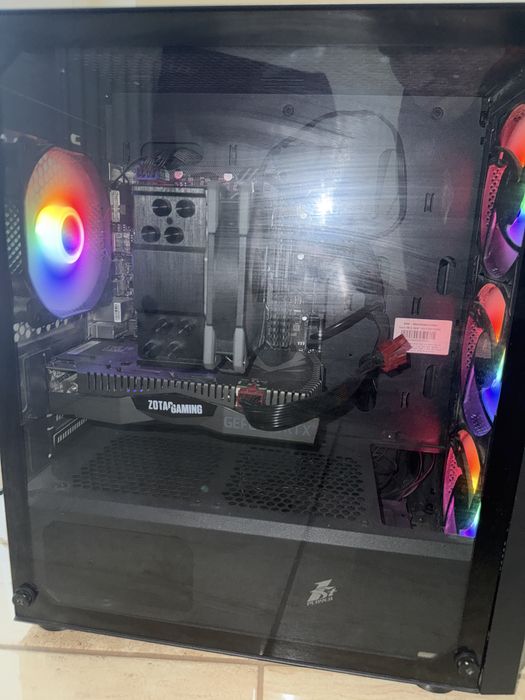 Vand PC de gaming,stare excelenta