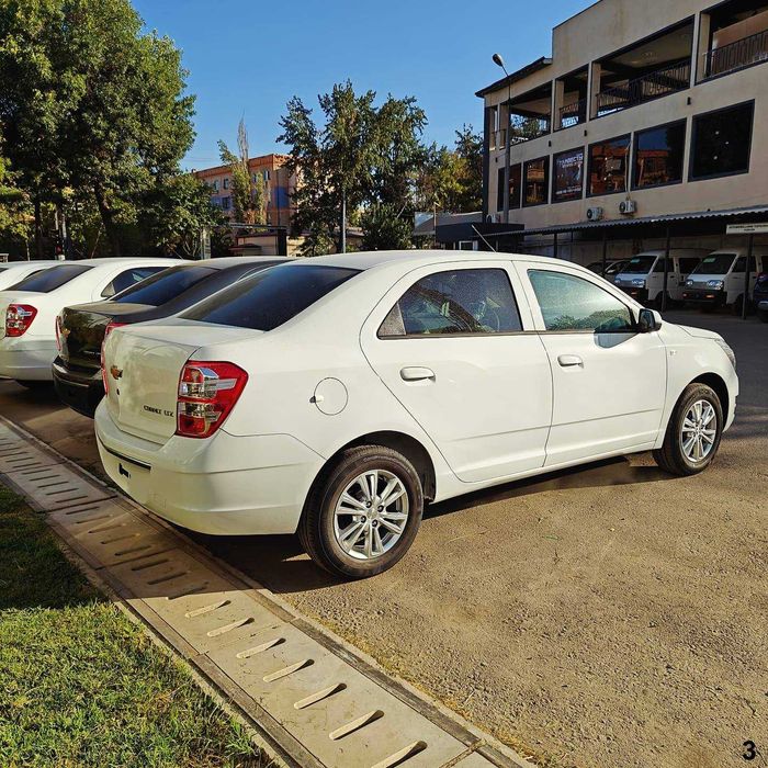 Chevrolet Cobalt 2025 — 3