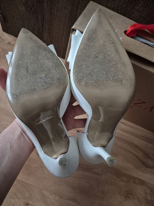 Vand pantofi de mireasa marimea 37